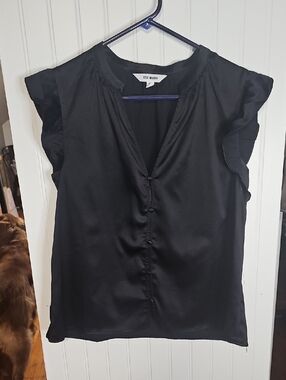Steve Madden Black Ruffle Cap-Sleeve Satin Blouse